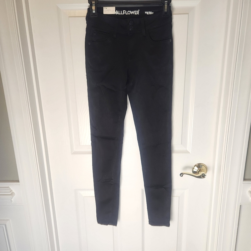 Wallflower Black Jeggings Size 25 NWT